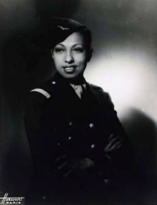 Josephine Baker de uniforme